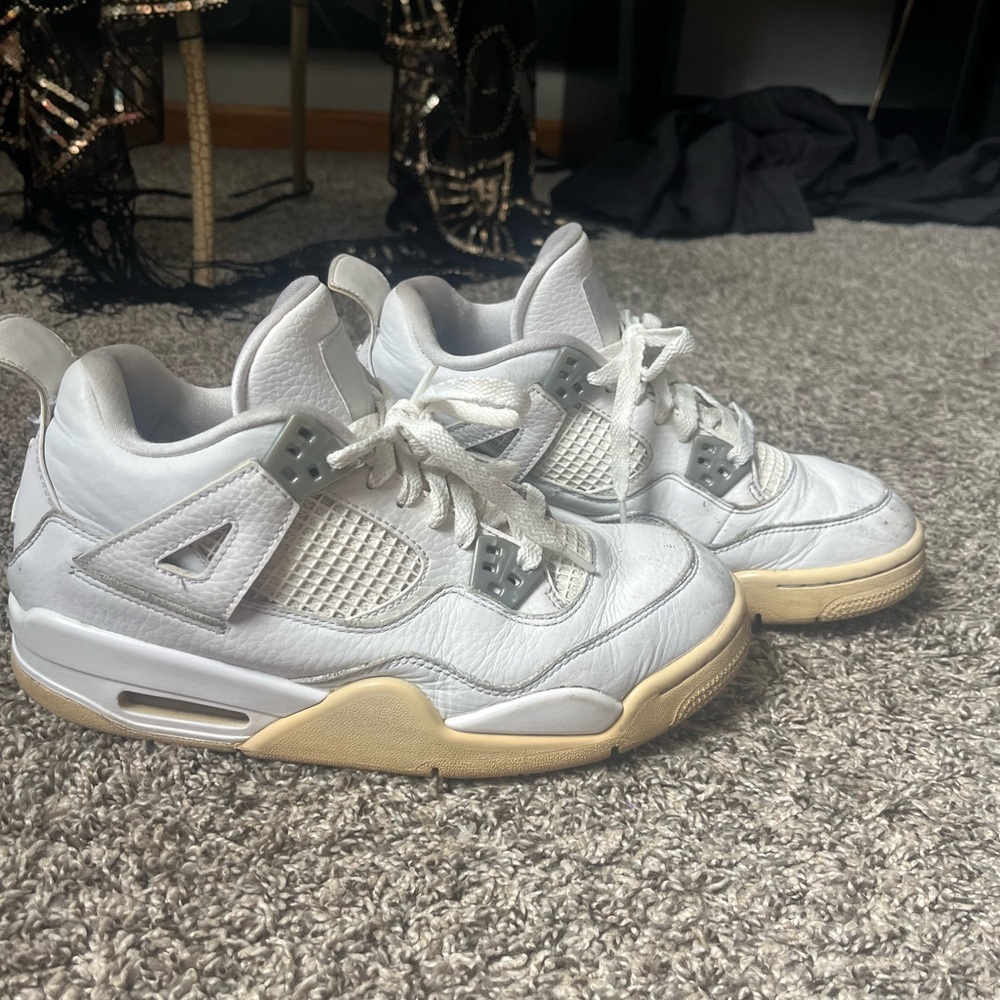 Nike White and Tan Sneakers with Chunky Silhouette